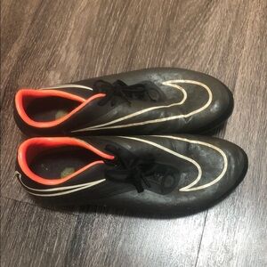 Nike Women’s Soccer Cleats – Black/White/Pink – Size 7